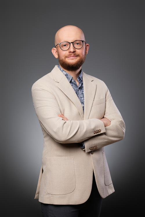 Marcin kwiatkowski - tłumacz przysięgł tłumaczenia dokumentów samochodowych